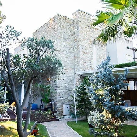 Ingrit Villa Durrës